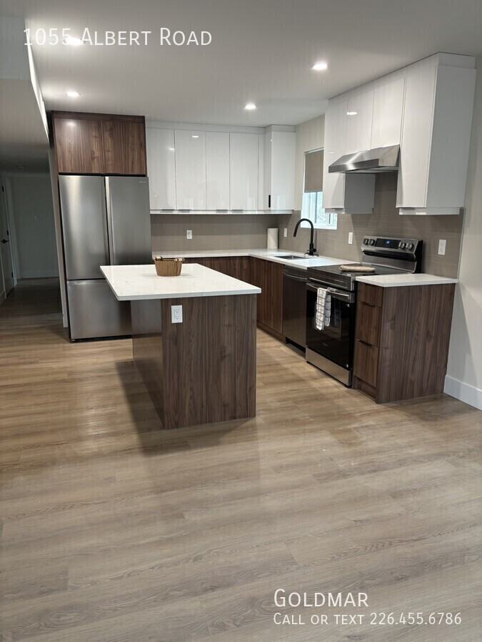 1055 Albert Rd - Photo 2 of 15