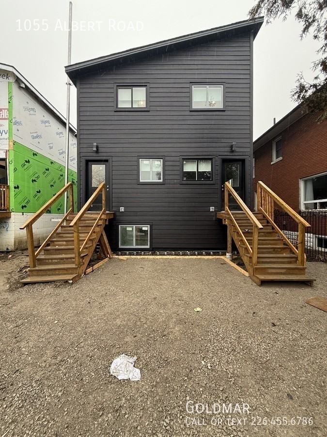 1055 Albert Rd - Photo 3 of 15