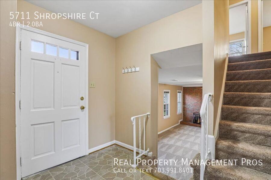 5711 Shropshire Ct - Photo 4 of 34