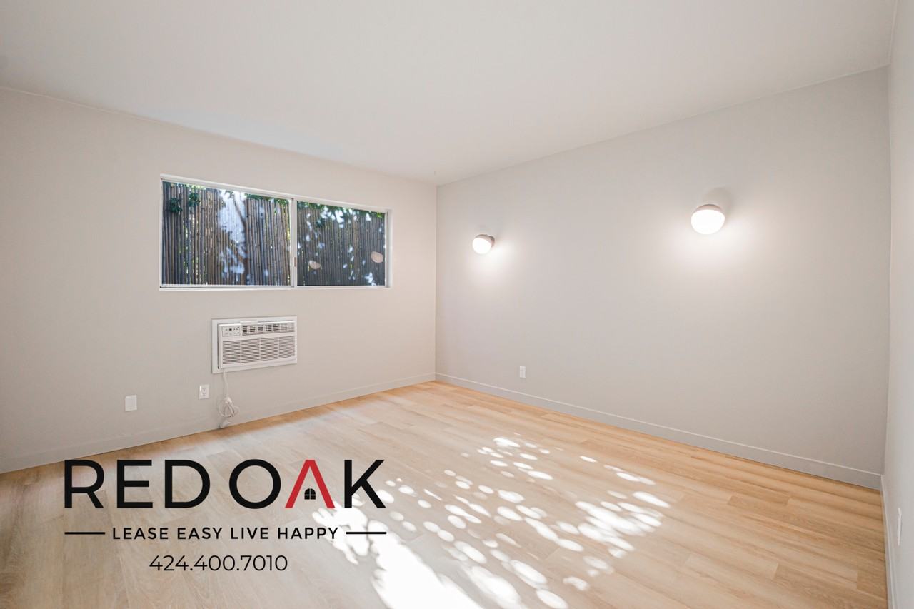 426 S Venice Blvd #3 - Photo 6 of 24