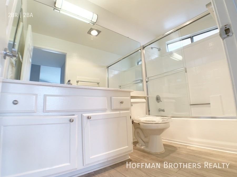 4280 Lindblade Dr #104 - Photo 7 of 8