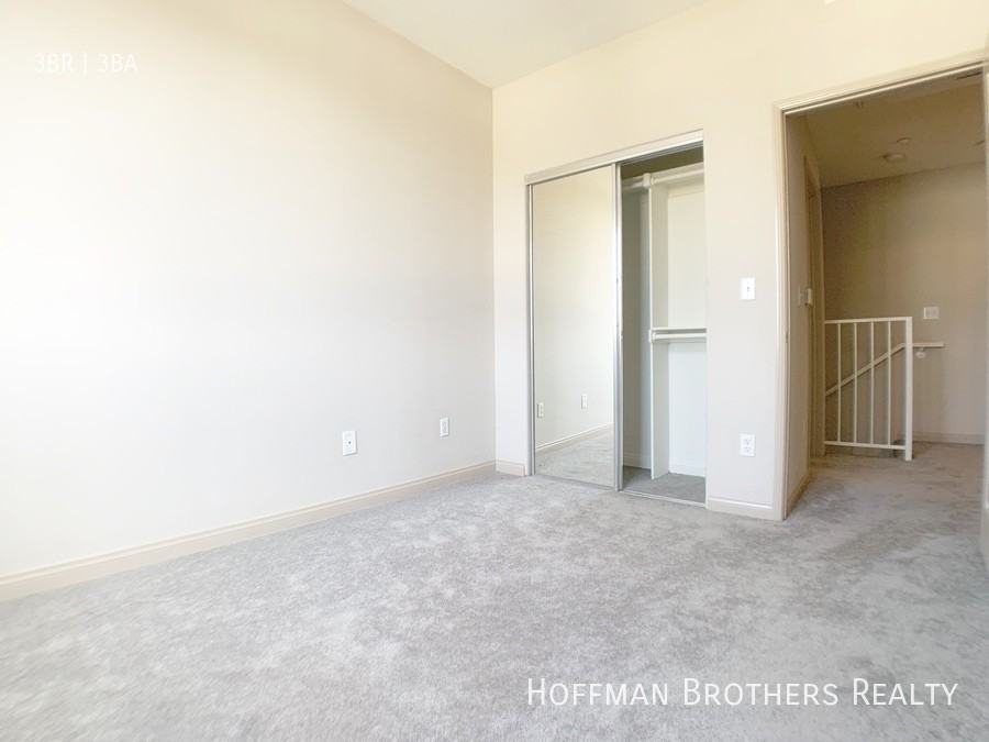 10133 Tabor St #10 - Photo 6 of 10