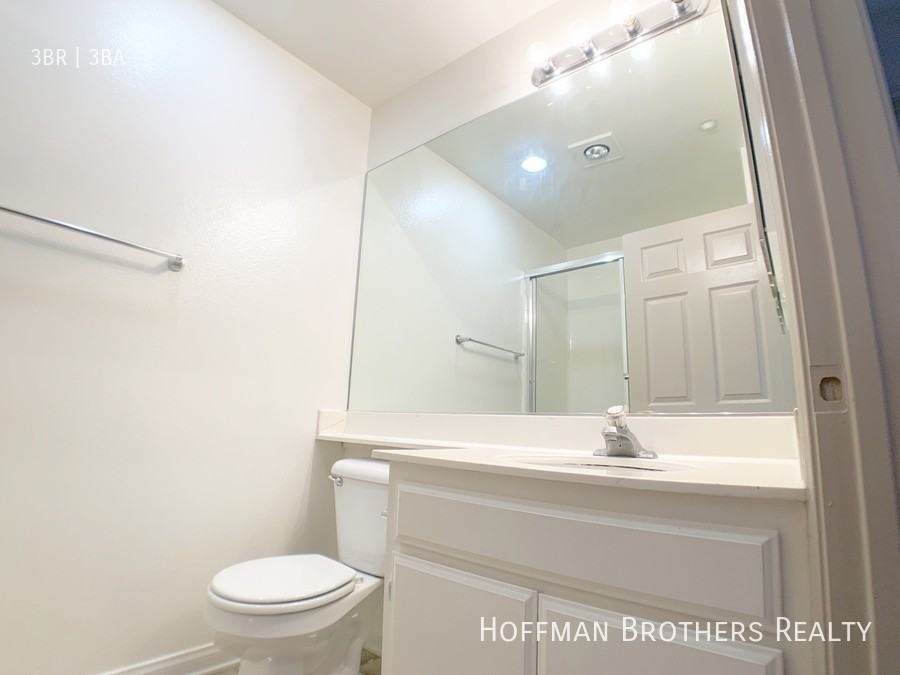 10133 Tabor St #10 - Photo 7 of 10