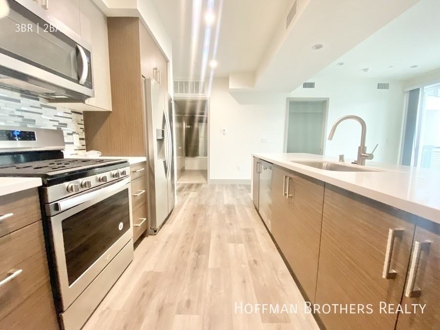 4849 Oakwood Ave #417 - Photo 2 of 13