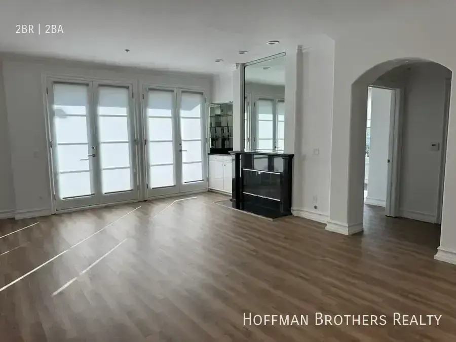 1479 S Beverly Dr #102 - Photo 4 of 21