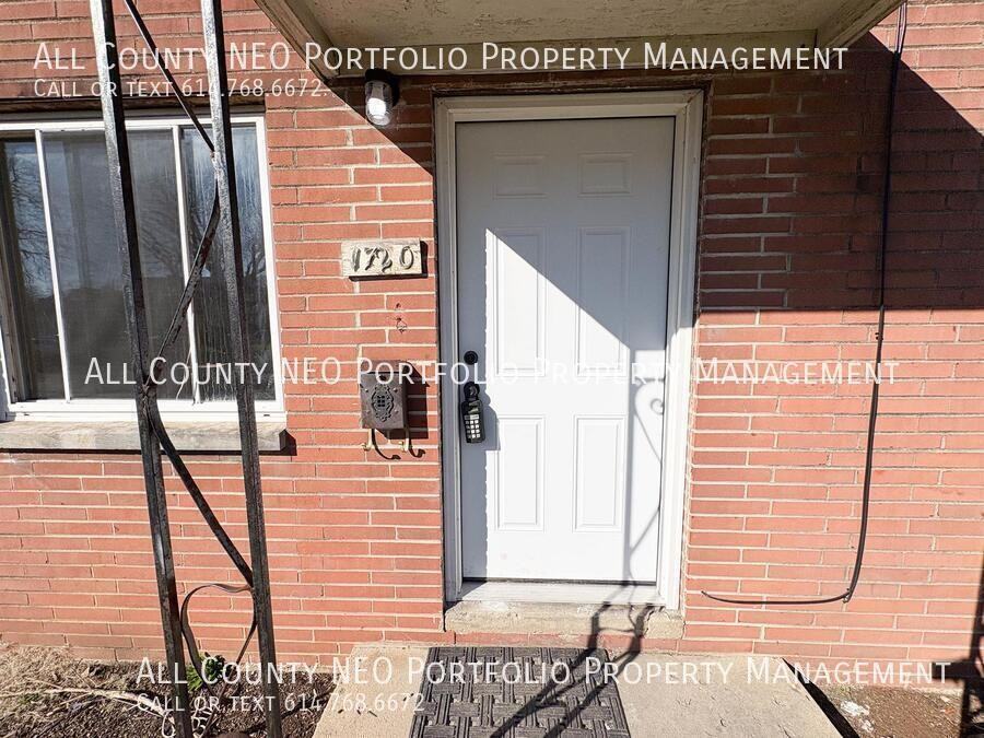 1720 Harvard Ave - Photo 2 of 10