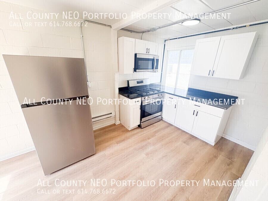 1720 Harvard Ave - Photo 5 of 10