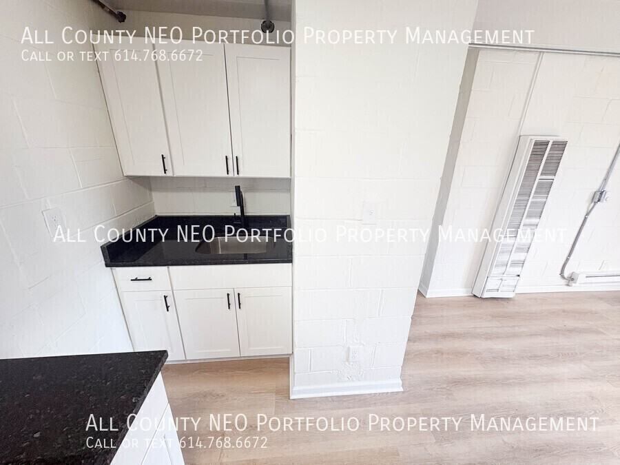 1720 Harvard Ave - Photo 6 of 10