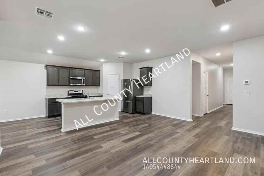 3425 Molly Dr - Photo 2 of 12