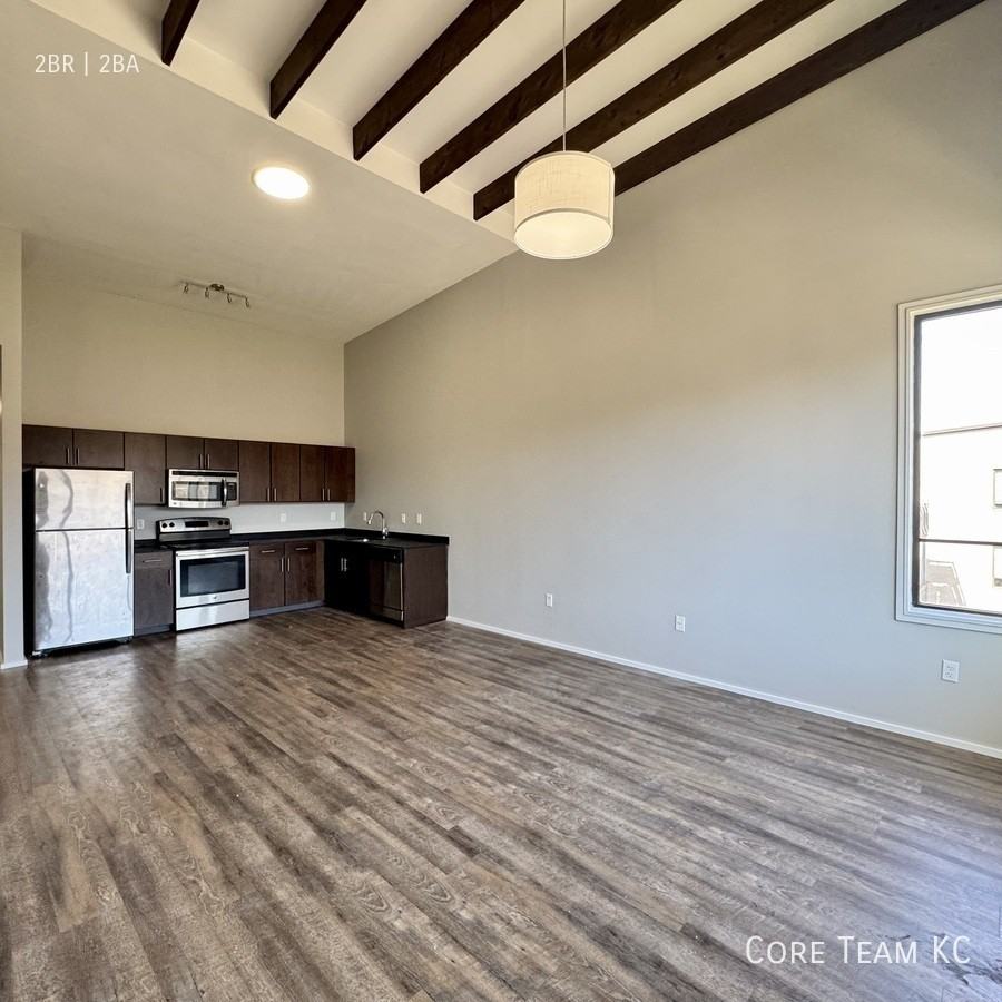 3632 Gillham Rd #S303