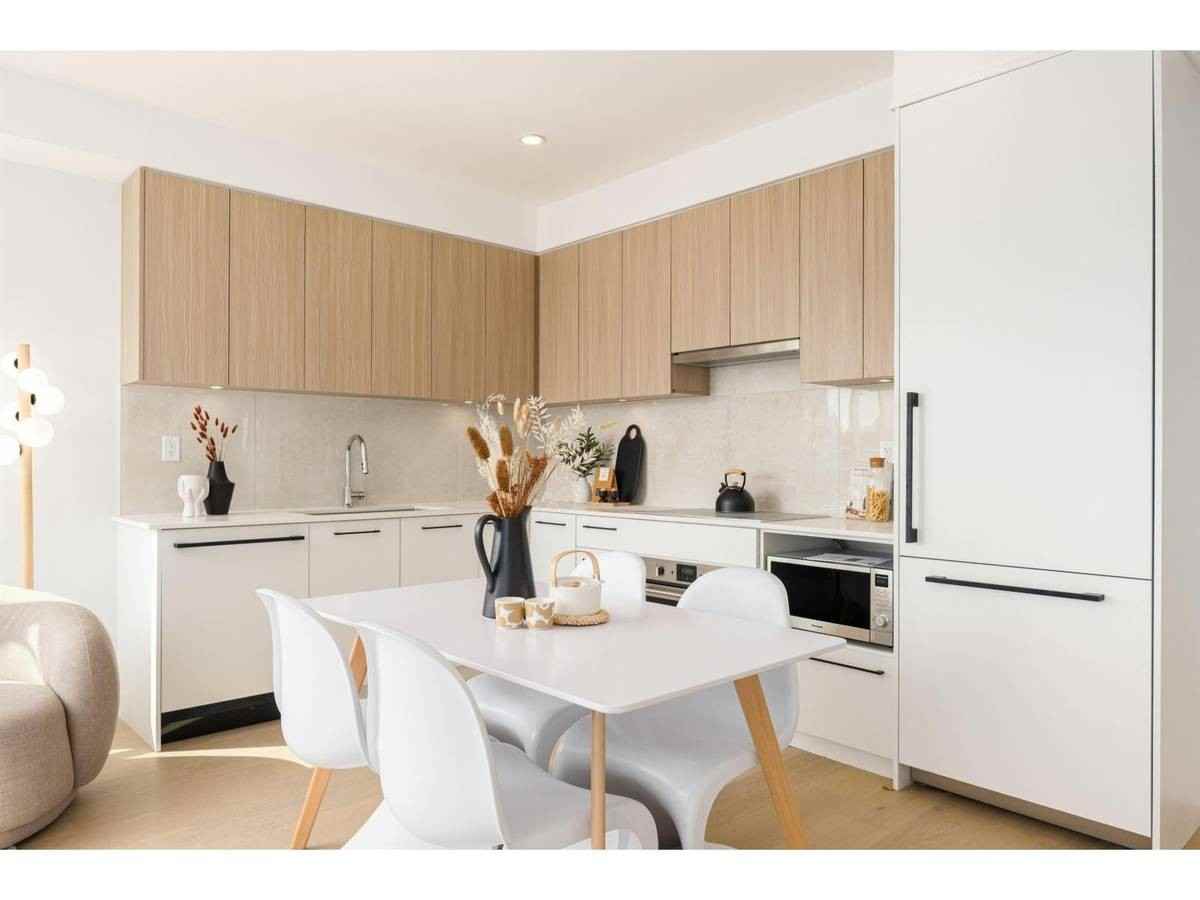 5398 207 Street - Photo 7 of 11