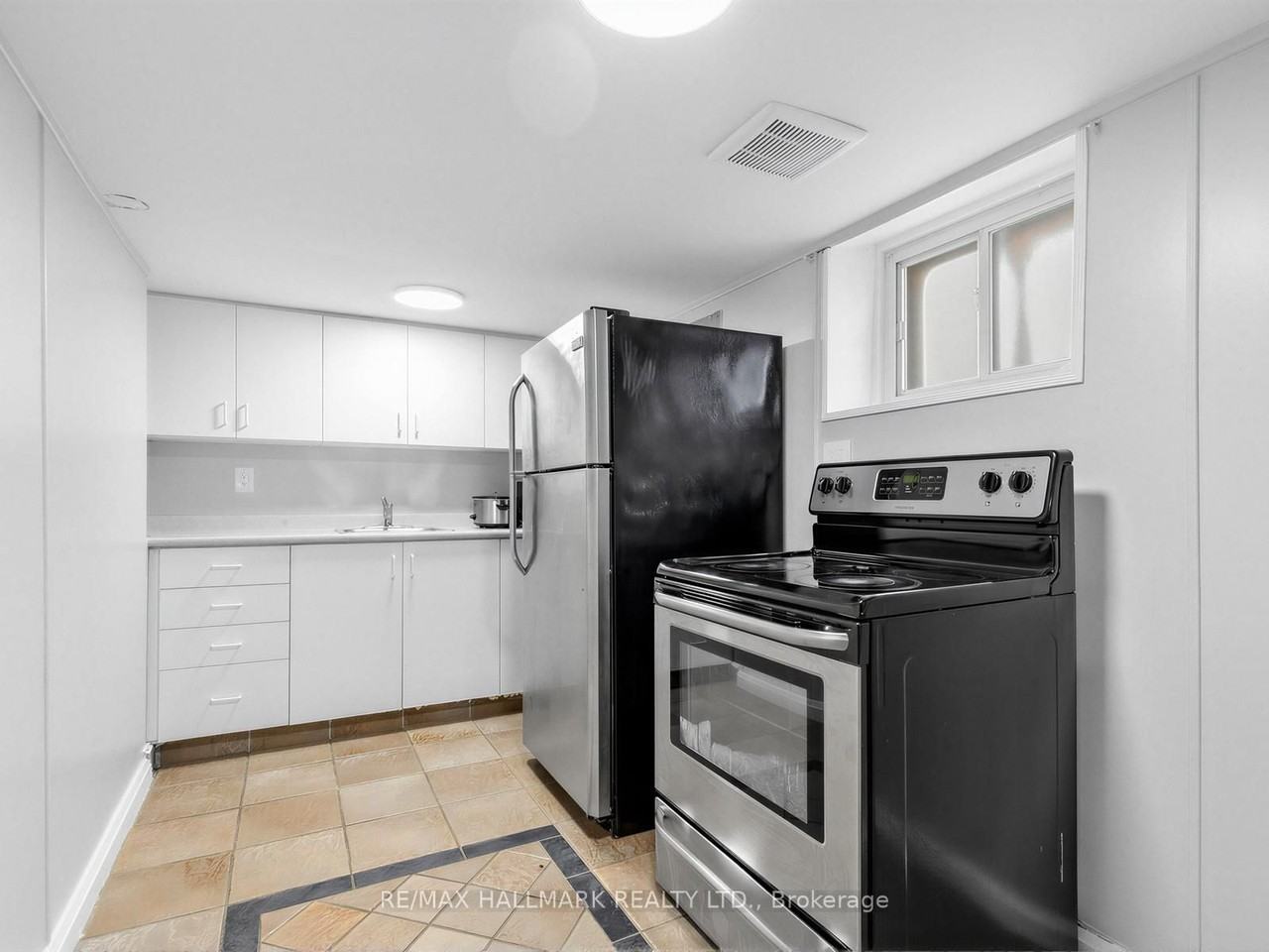 84 Saint Hubert Avenue - Photo 3 of 17