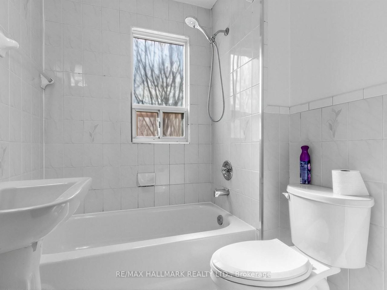 84 Saint Hubert Avenue - Photo 7 of 17