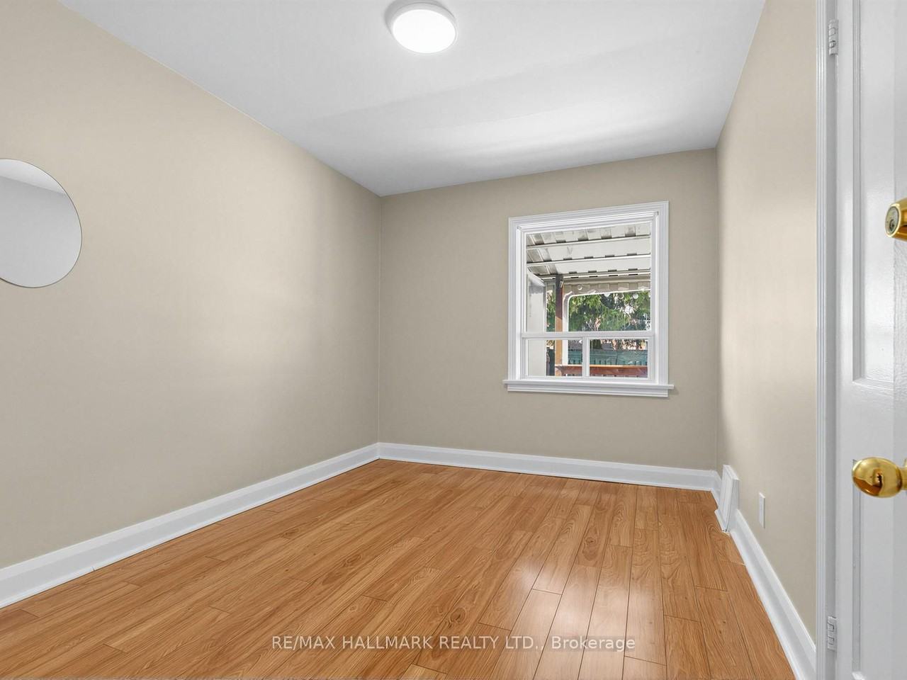 84 Saint Hubert Avenue - Photo 6 of 17