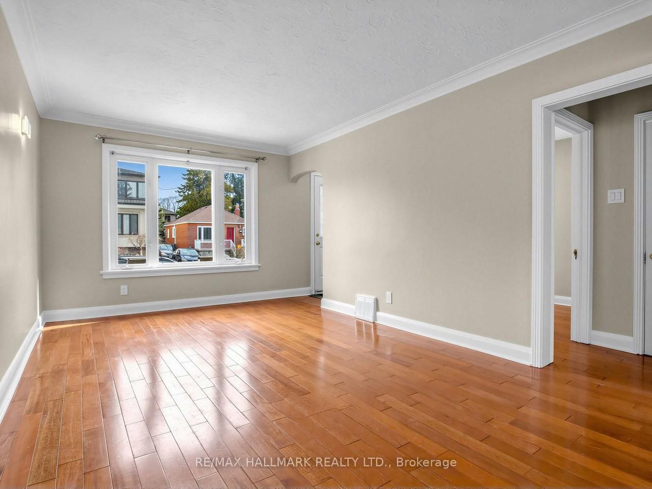 84 Saint Hubert Avenue - Photo 5 of 17