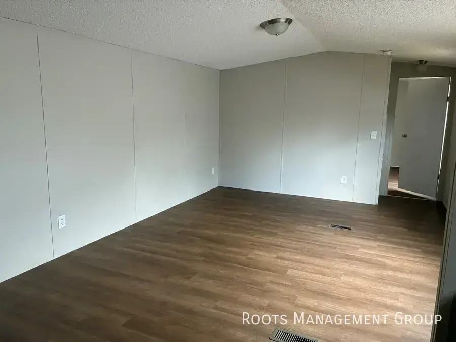 387 Webster Rd #164 - Photo 5 of 19