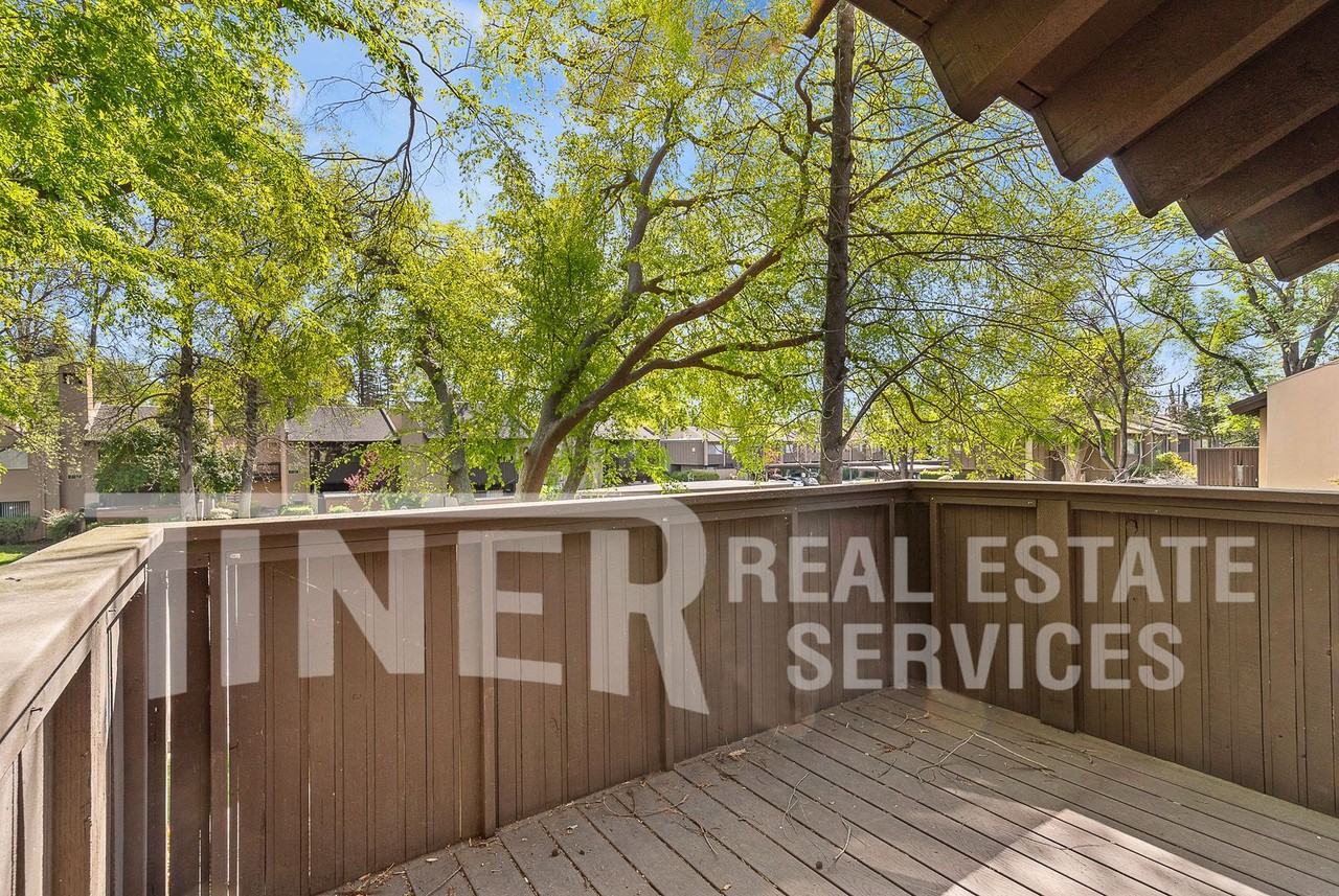 730 Woodside Ln E #11 - Photo 4 of 22