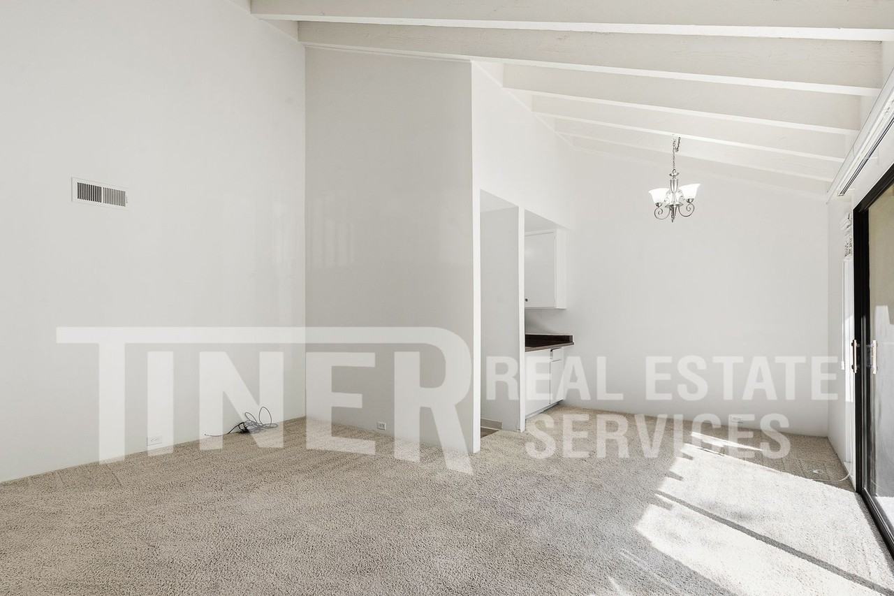 730 Woodside Ln E #11 - Photo 6 of 22