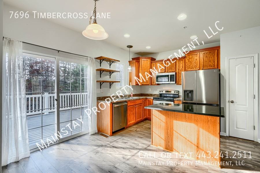 7696 Timbercross Ln - Photo 3 of 25