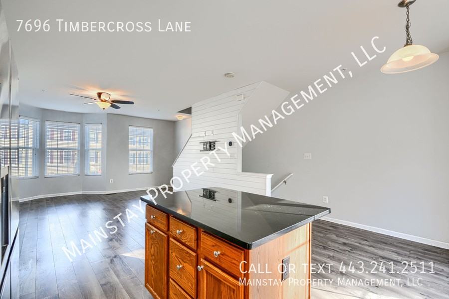 7696 Timbercross Ln - Photo 6 of 25