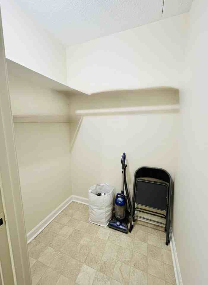 1150 Munroe Ave - Photo 4 of 8