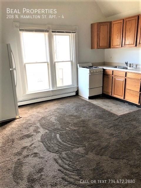 208 N Hamilton St #4 - Photo 3 of 6