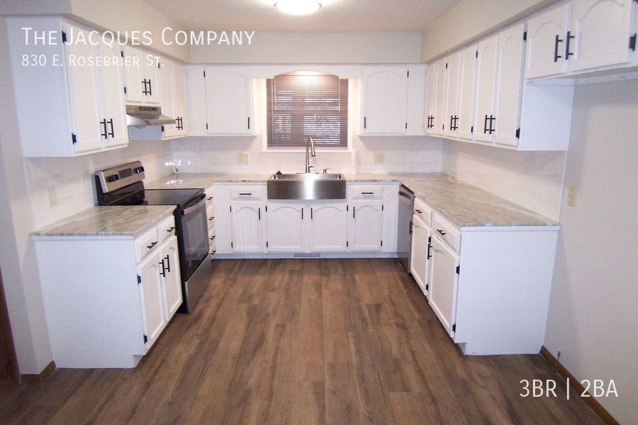 830 E Rosebrier St - Photo 3 of 13