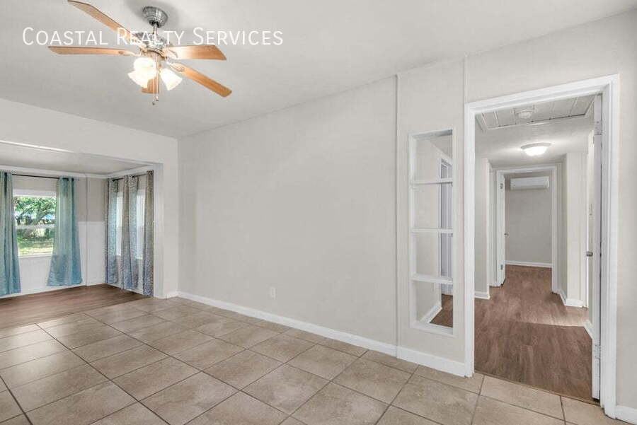 213 Hawthorne Cir - Photo 3 of 24