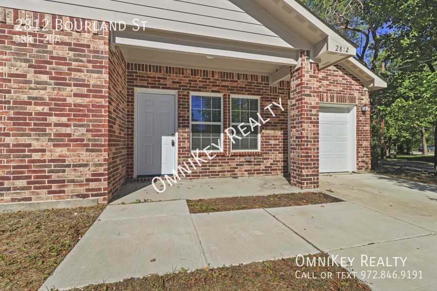 2812 Bourland St - Photo 3 of 24