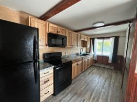 featured image of 658 Main Rd N #1