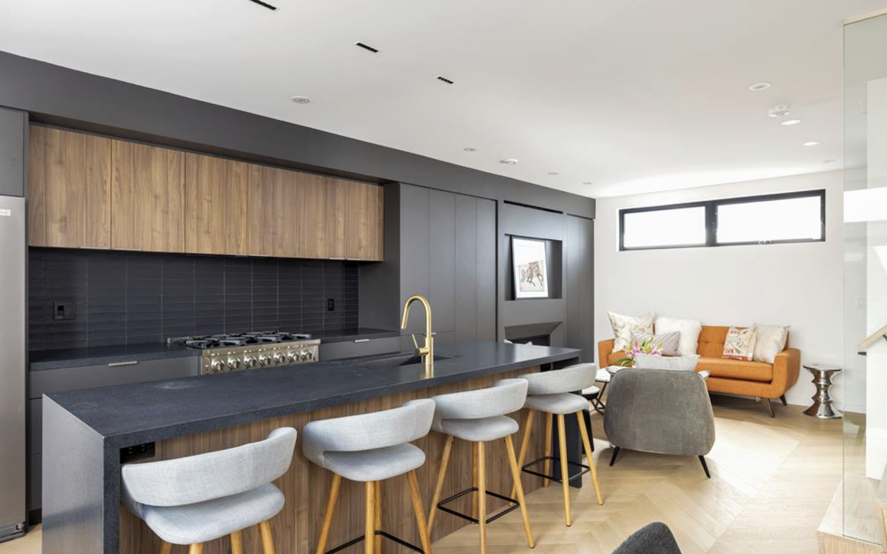 Queen St W & Lansdowne Ave - Photo 6 of 24