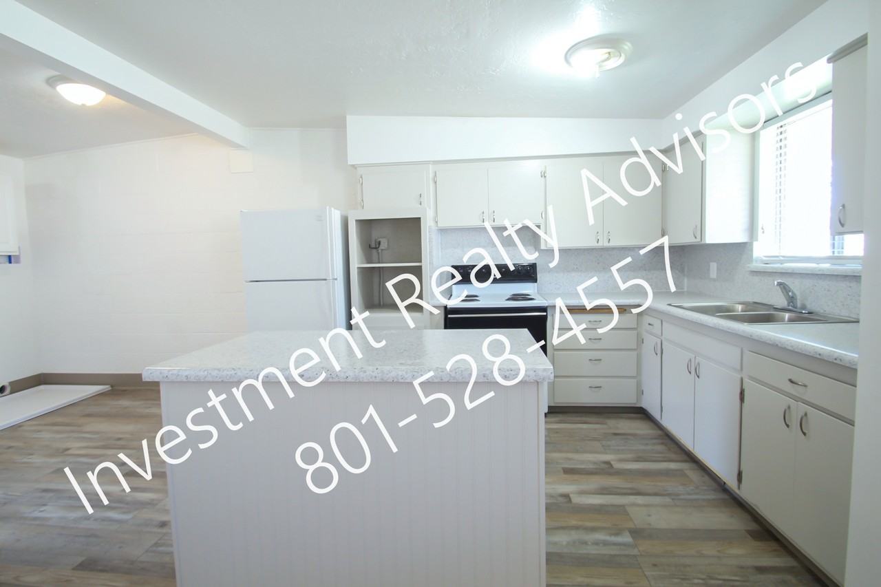 406 E 500 S - Photo 2 of 11