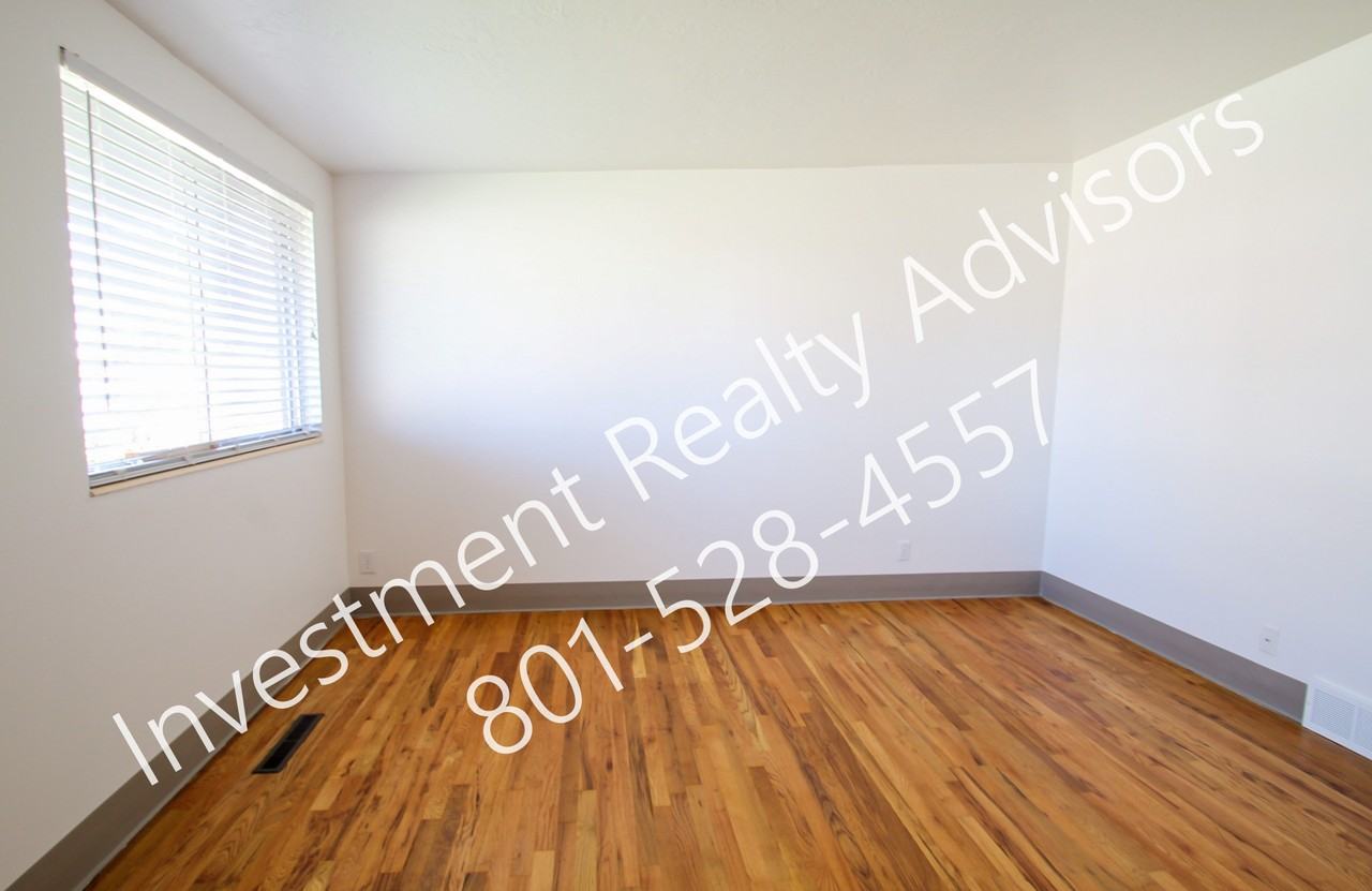 406 E 500 S - Photo 3 of 11