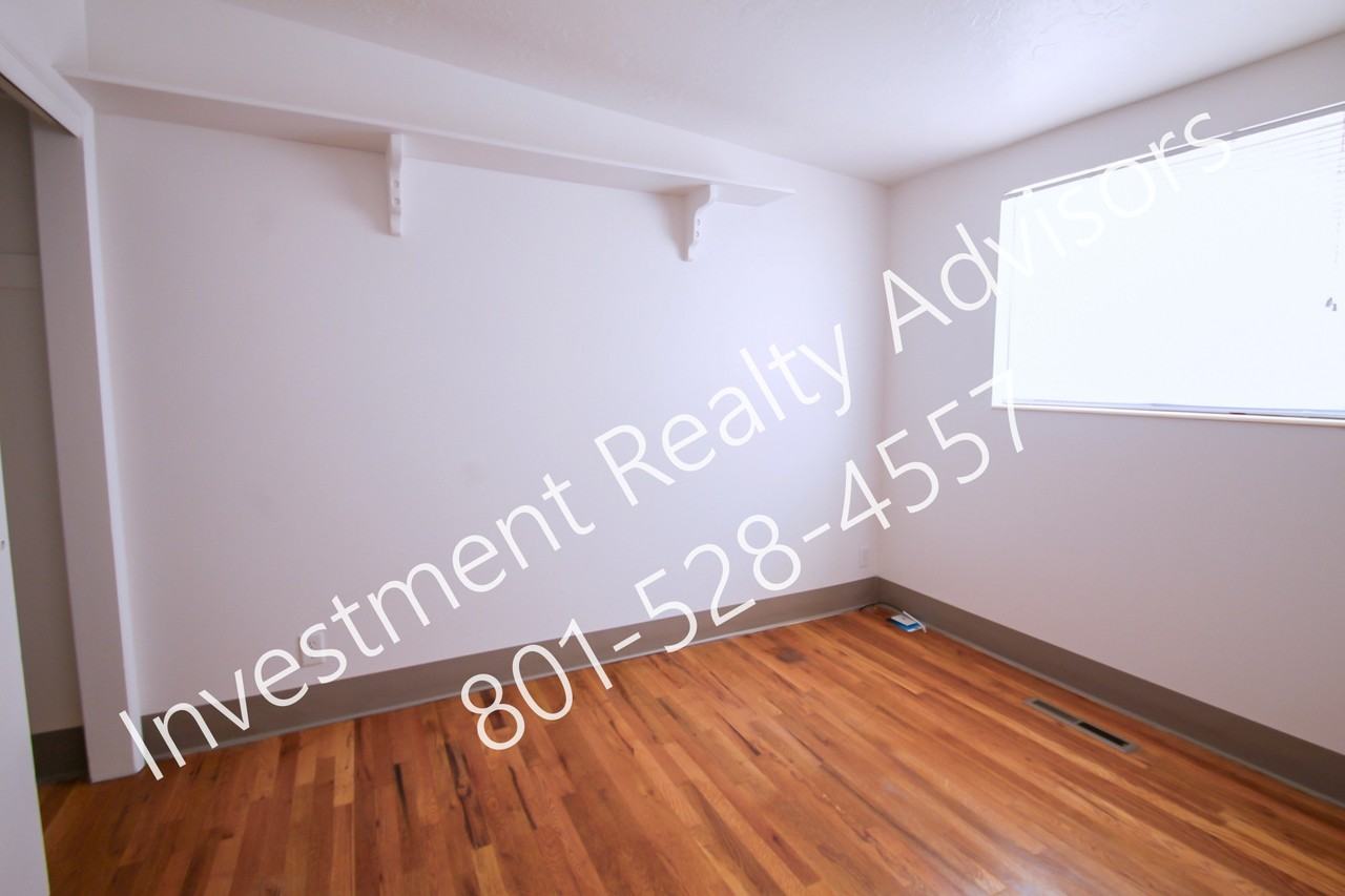 406 E 500 S - Photo 5 of 11