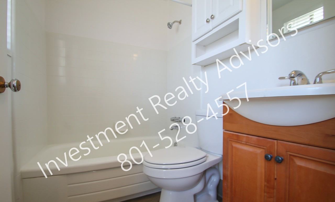 406 E 500 S - Photo 7 of 11