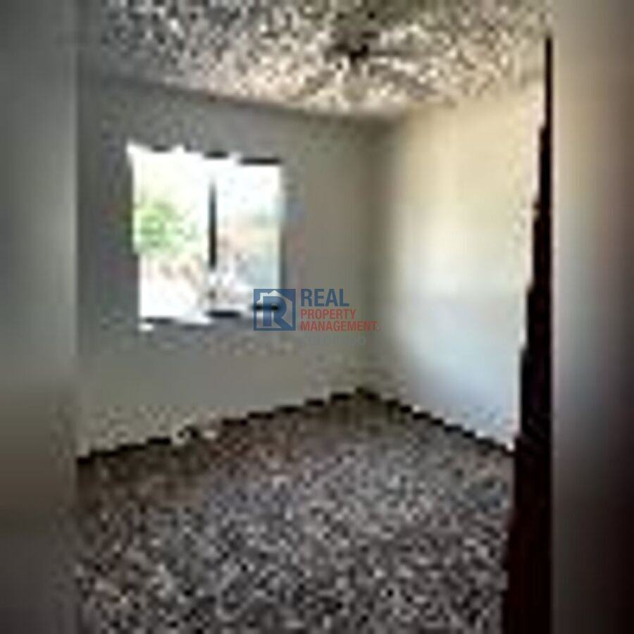 2413 W 27th St #15 - Photo 3 of 13