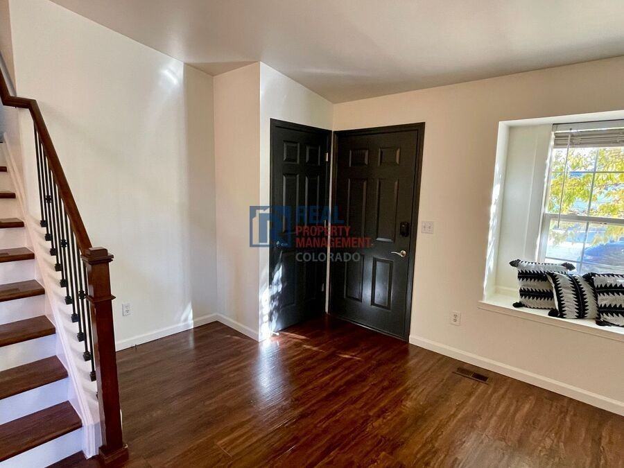 8539 Rabbitbrush Way - Photo 4 of 28