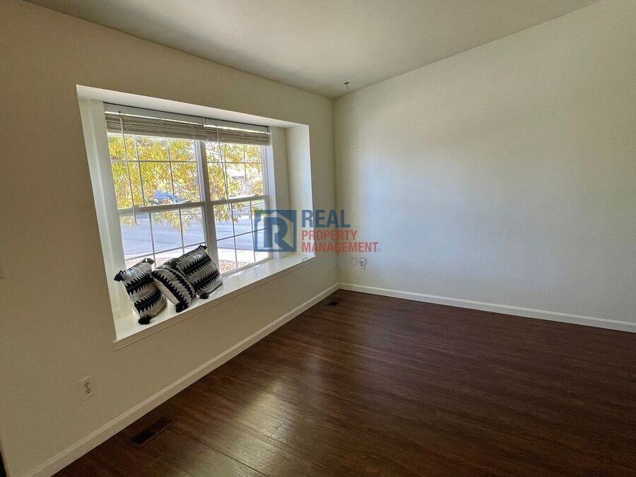 8539 Rabbitbrush Way - Photo 5 of 28