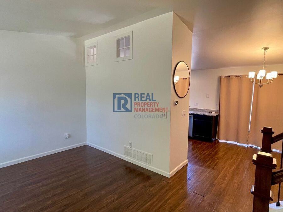 8539 Rabbitbrush Way - Photo 6 of 28