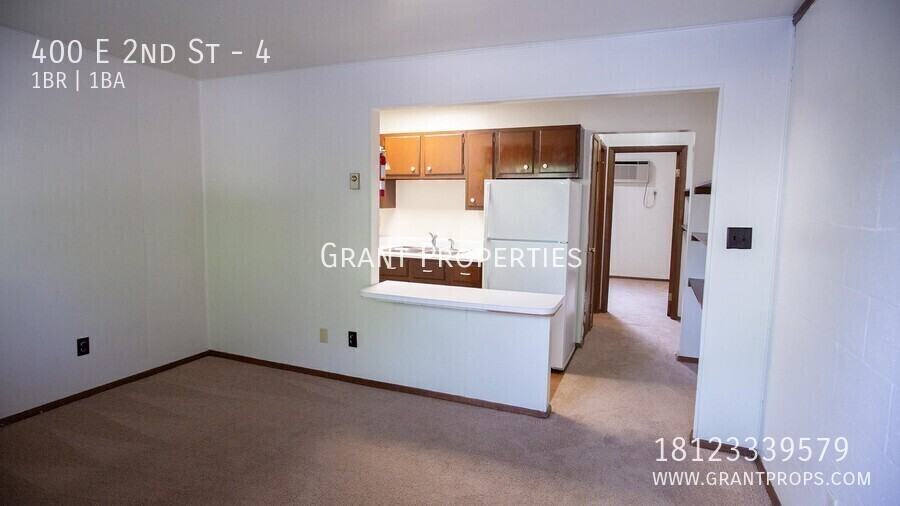 400 E 2nd St #4 - Photo 3 of 15