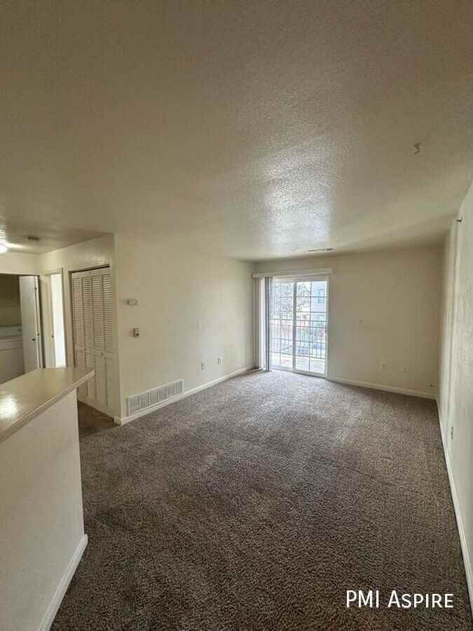 1221 Wrent CT #4-203 - Photo 5 of 12