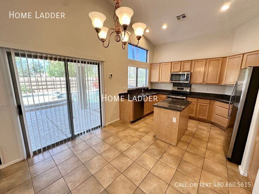 1028 S Roca St - Photo 2 of 22