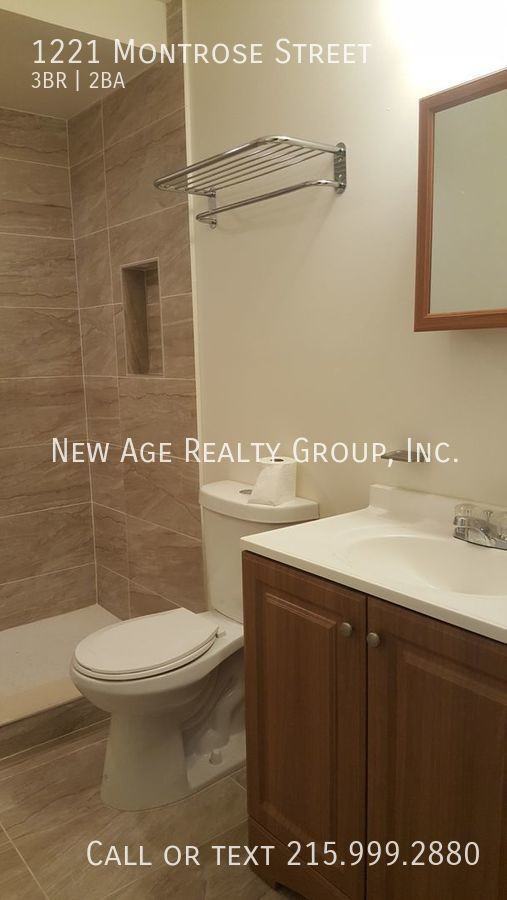 1221 Montrose St - Photo 3 of 11