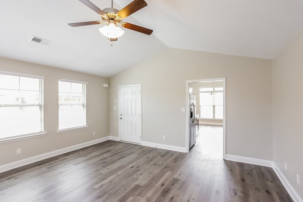 3242 Earlcastle Dr - Photo 5 of 17