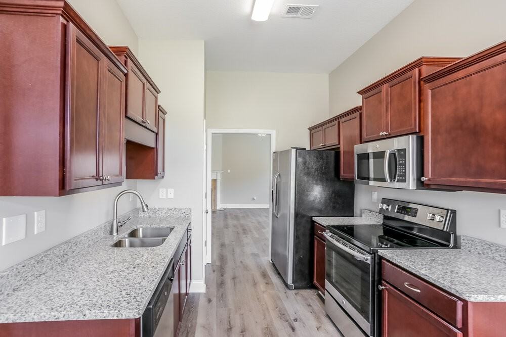 3242 Earlcastle Dr - Photo 7 of 17