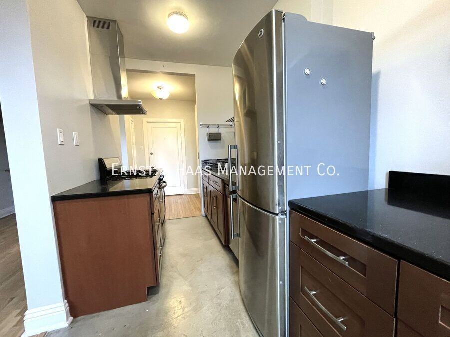 315 W 3rd St #507 - Photo 4 of 13