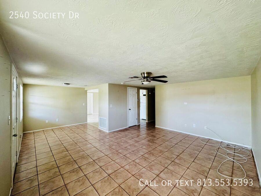 2540 Society Dr - Photo 5 of 19
