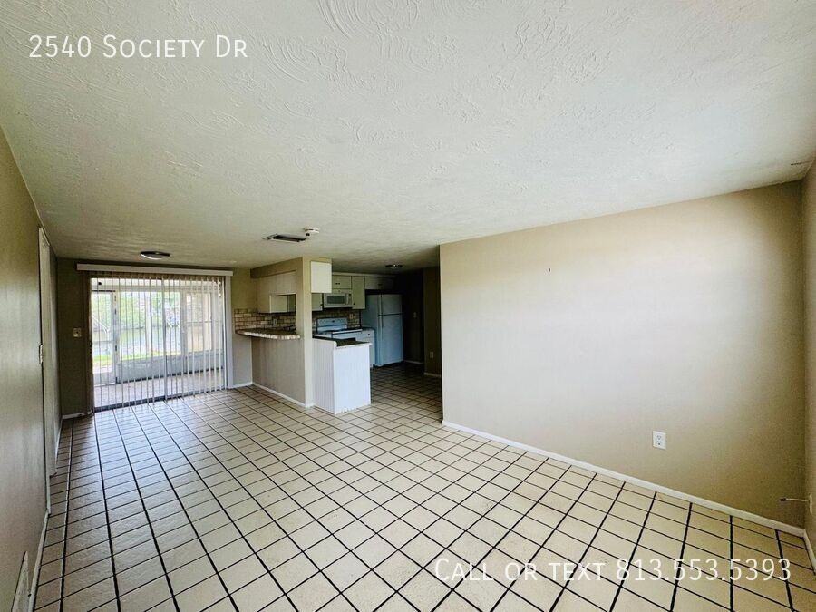 2540 Society Dr - Photo 6 of 19