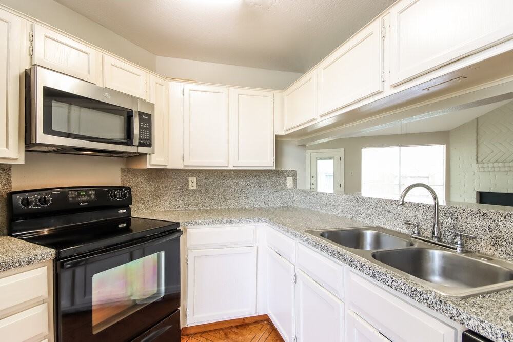 5210 Kristen Ct - Photo 7 of 16