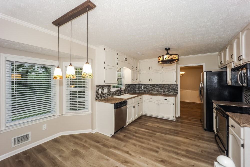 135 Tanglewood Dr - Photo 7 of 17